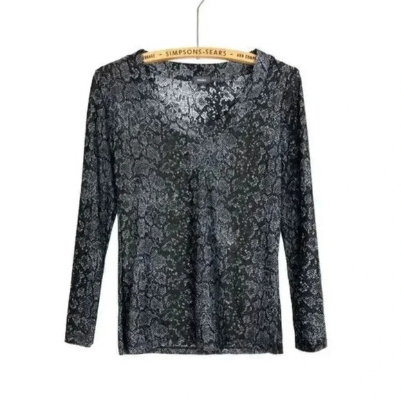 Aritzia Talula Women's Small Grey Snake Print Long Sleeve Scoop Neck Top - Picture 1 of 4